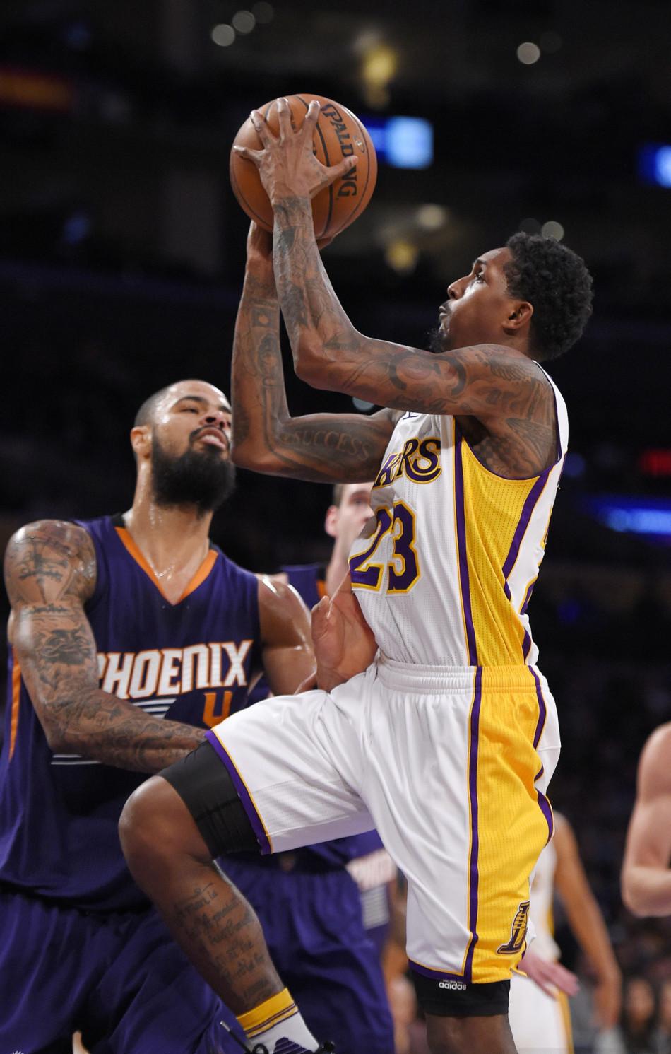 出公众视线 出公众视线